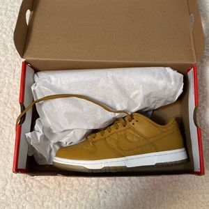 Women’s Nike dunk low quilted wheat